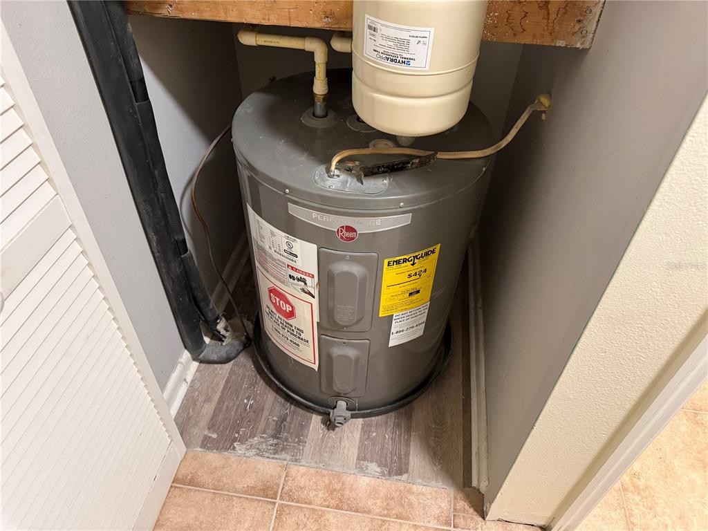 9302 Southeast Maricamp Road Ocala, FL 34472 - Photo 24 of 40 a picture of water heater