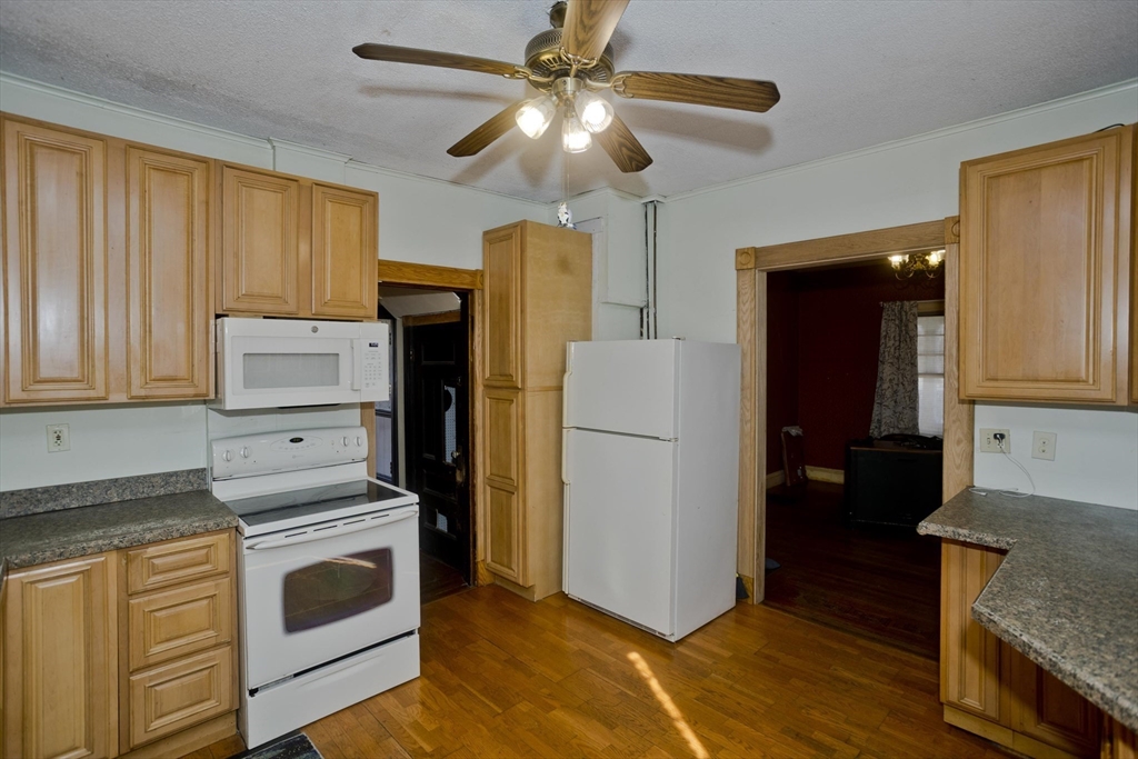 23 Westernview Street Springfield, MA 01108 - Photo 17 of 41