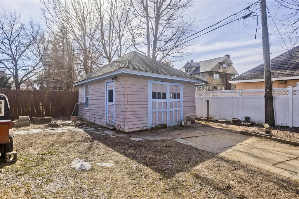 23 Westernview Street Springfield, MA 01108 - Photo 7 of 41