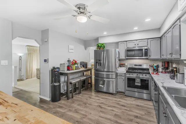 $259,500 | 22757 Lakeshore Drive, Richton Park, IL 60471