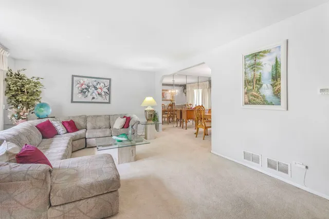 $259,500 | 22757 Lakeshore Drive, Richton Park, IL 60471