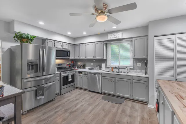 $259,500 | 22757 Lakeshore Drive, Richton Park, IL 60471