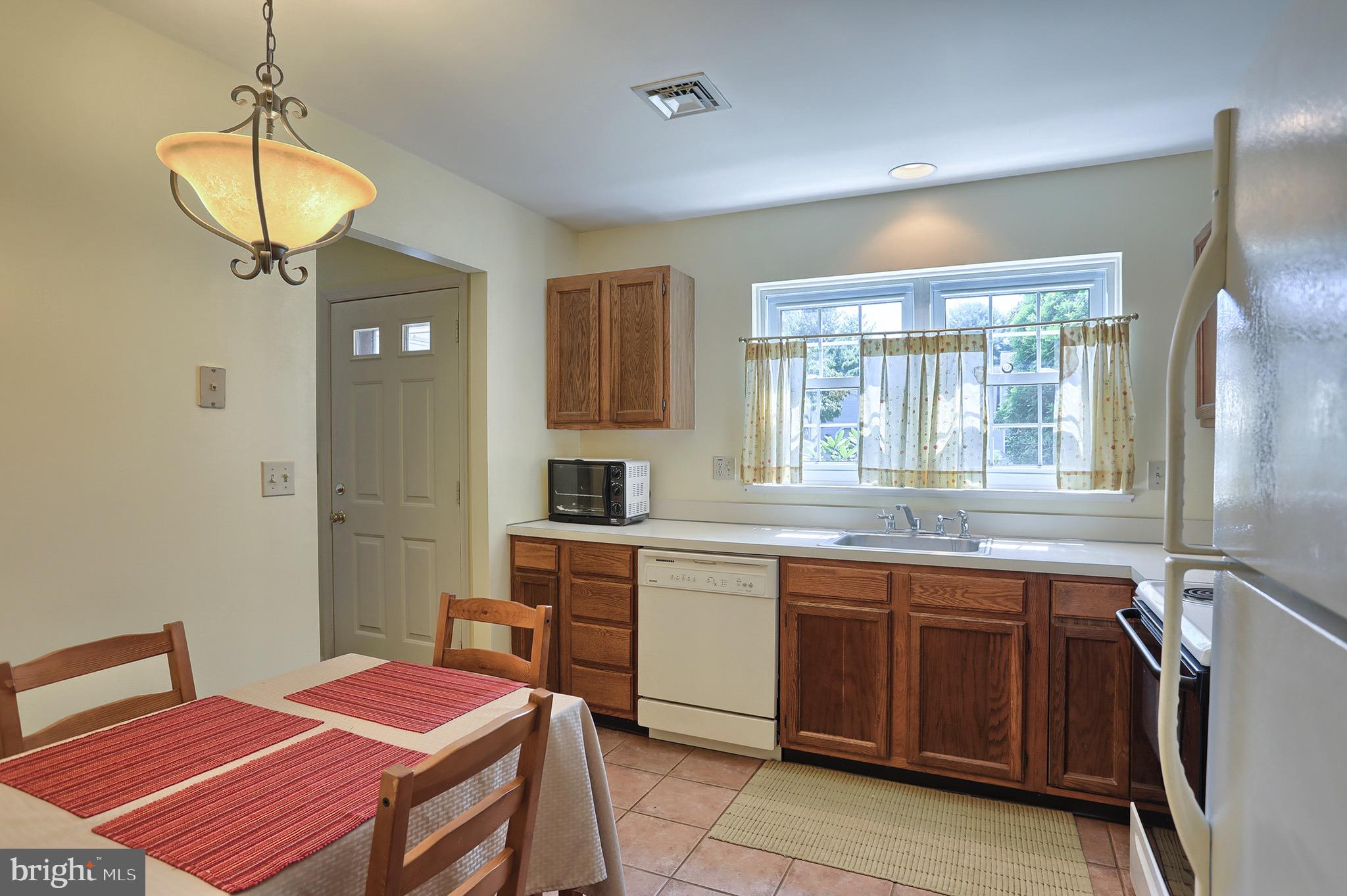 2174 Wexford Road Palmyra, PA 17078 - Photo 9 of 30 Gallery Image 9