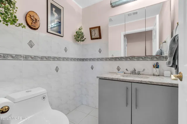 $535,000 | 26 Buford Court, Tinton Falls, NJ 07753