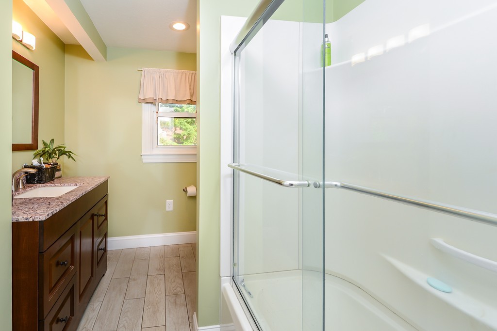 397 Massasoit Road Worcester, MA 01604 - Photo 15 of 29