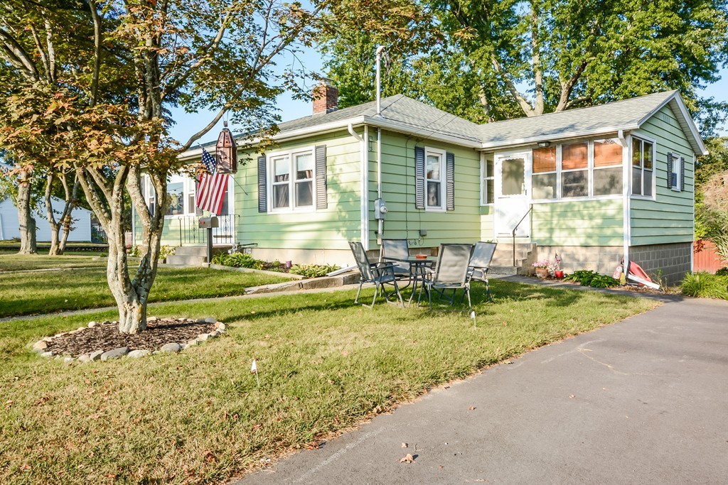 397 Massasoit Road Worcester, MA 01604 - Photo 5 of 29