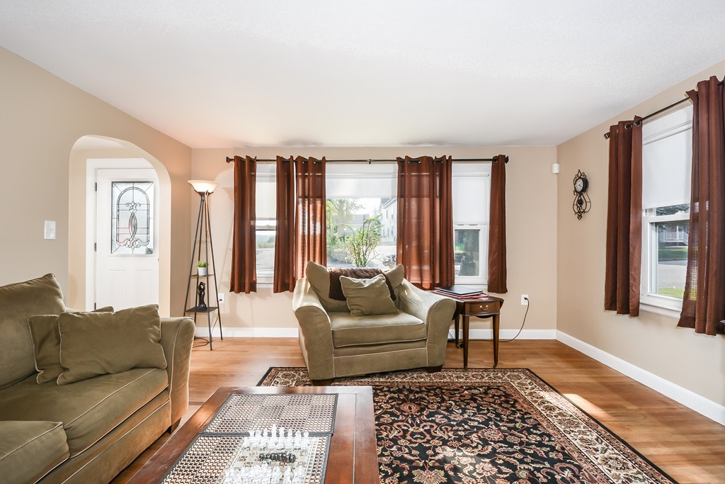 397 Massasoit Road Worcester, MA 01604 - Photo 8 of 29