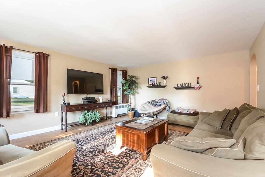 397 Massasoit Road Worcester, MA 01604 - Photo 9 of 29