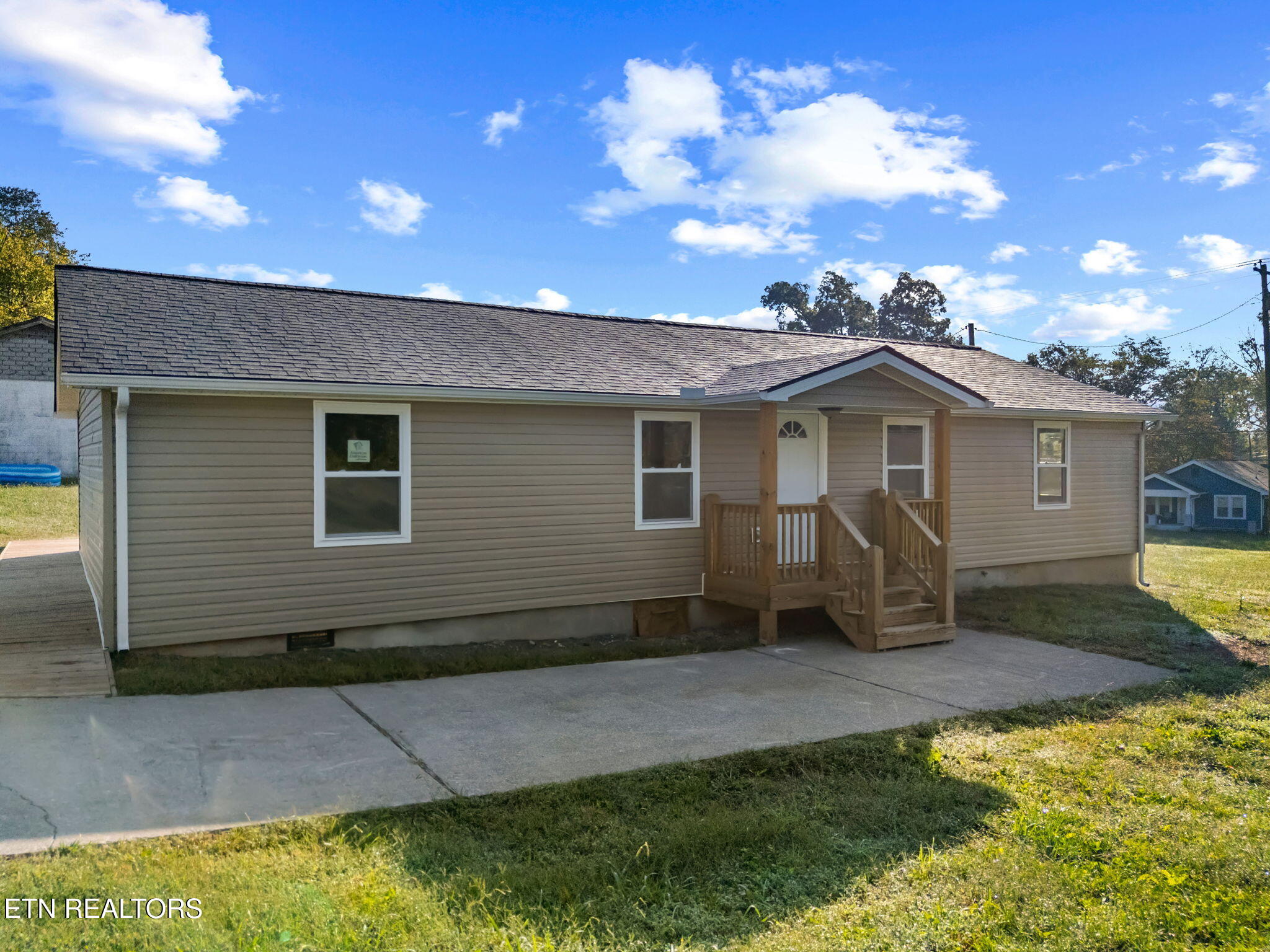 303 Hillcrest Street Clinton, TN 37716 - Photo 1 of 25 1-web-or-mls-303 Hillcrest--4