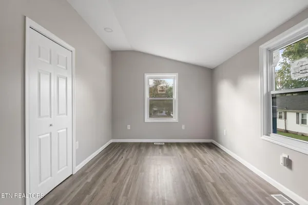 $269,900 | 303 Hillcrest Street, Clinton, TN 37716