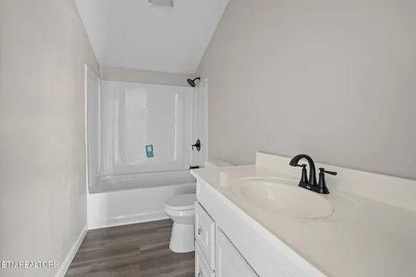 $269,900 | 303 Hillcrest Street, Clinton, TN 37716