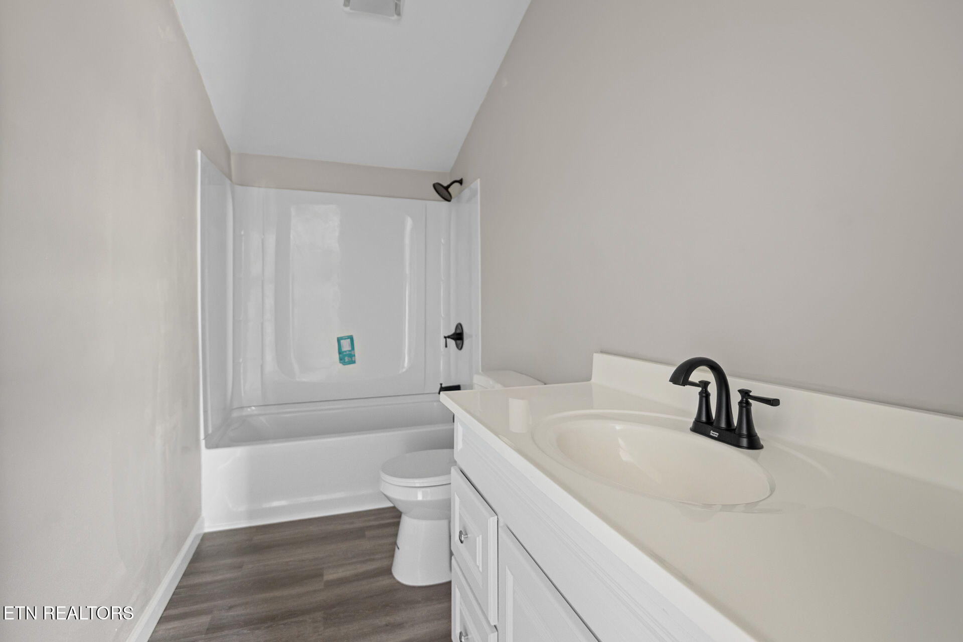 303 Hillcrest Street Clinton, TN 37716 - Photo 23 of 25 27-web-or-mls-303 Hillcrest-3122