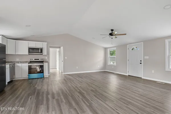 $269,900 | 303 Hillcrest Street, Clinton, TN 37716