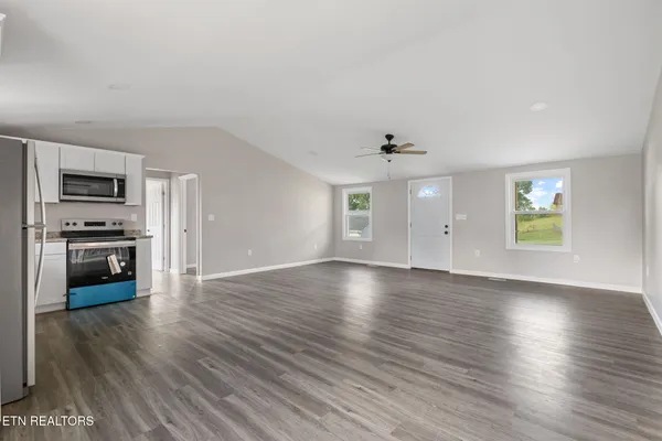 $269,900 | 303 Hillcrest Street, Clinton, TN 37716