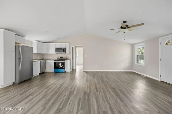 $269,900 | 303 Hillcrest Street, Clinton, TN 37716