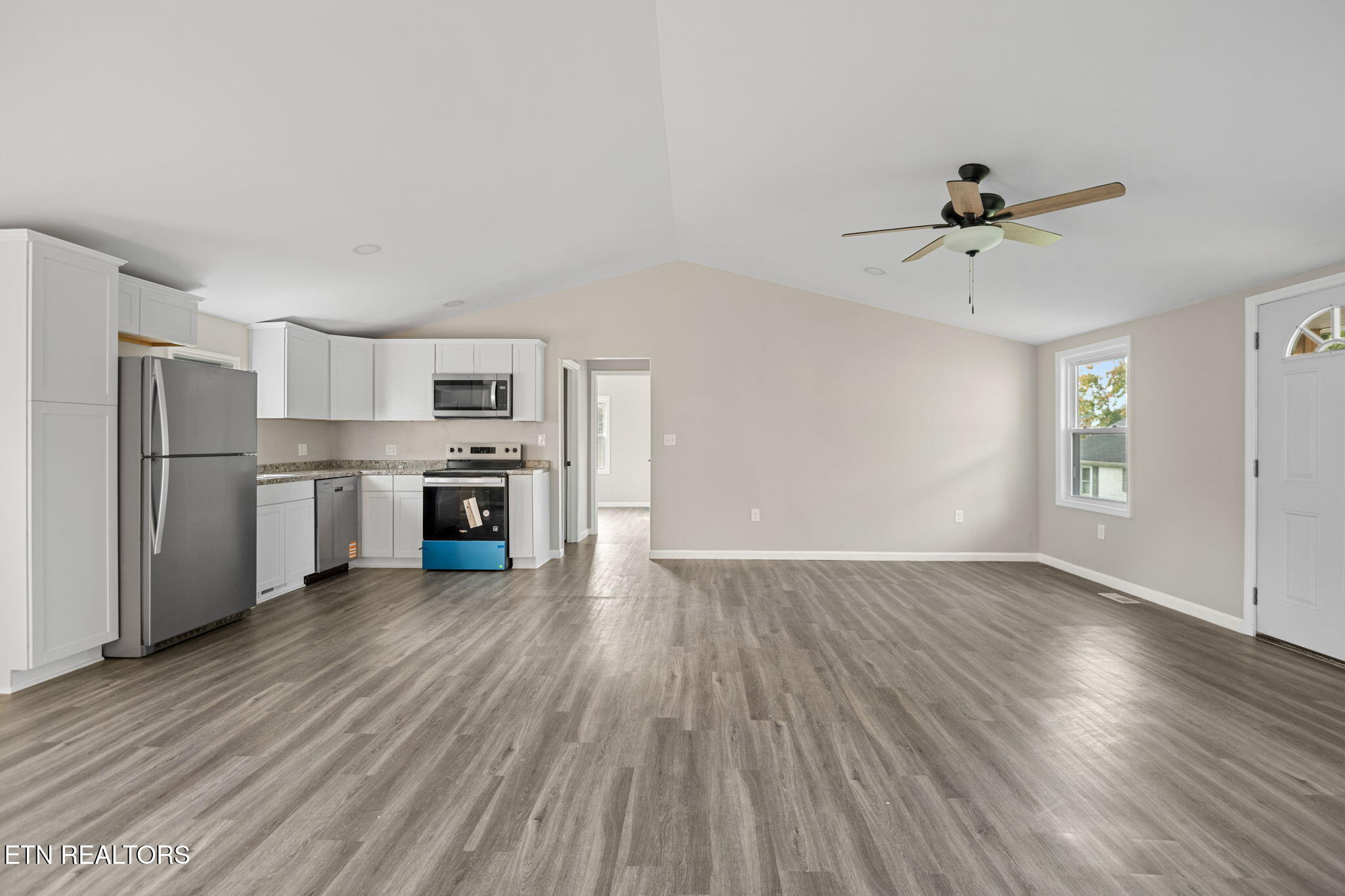 303 Hillcrest Street Clinton, TN 37716 - Photo 8 of 25 7-web-or-mls-303 Hillcrest-3116