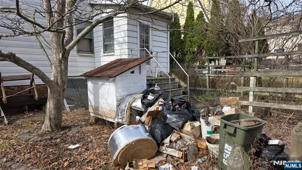 $350,000 | 163 Hamilton Avenue, Hasbrouck Heights, NJ 07604