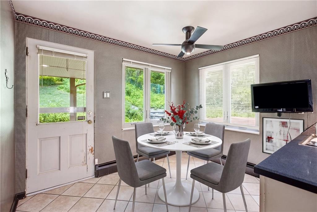 650 Scrubgrass Road Pittsburgh, PA 15243 - Photo 24 of 50 Staged Breakfast Nook