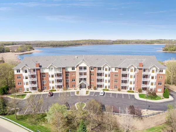 $375,000 | 1776 Stieger Lake Lane, Unit 100, Victoria, MN 55386