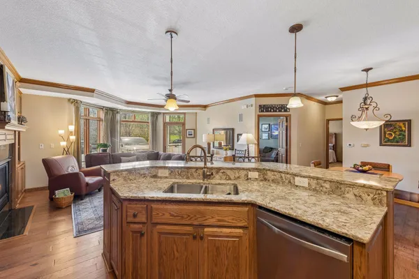 $375,000 | 1776 Stieger Lake Lane, Unit 100, Victoria, MN 55386
