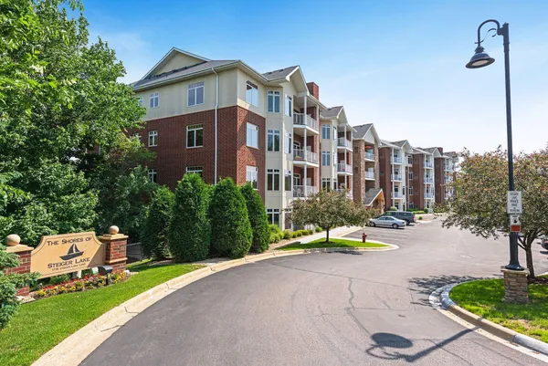 $375,000 | 1776 Stieger Lake Lane, Unit 100, Victoria, MN 55386