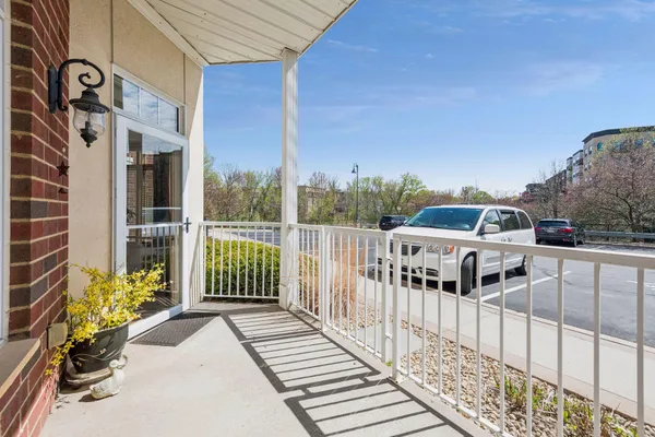 $375,000 | 1776 Stieger Lake Lane, Unit 100, Victoria, MN 55386