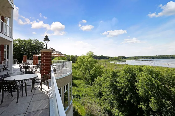 $375,000 | 1776 Stieger Lake Lane, Unit 100, Victoria, MN 55386