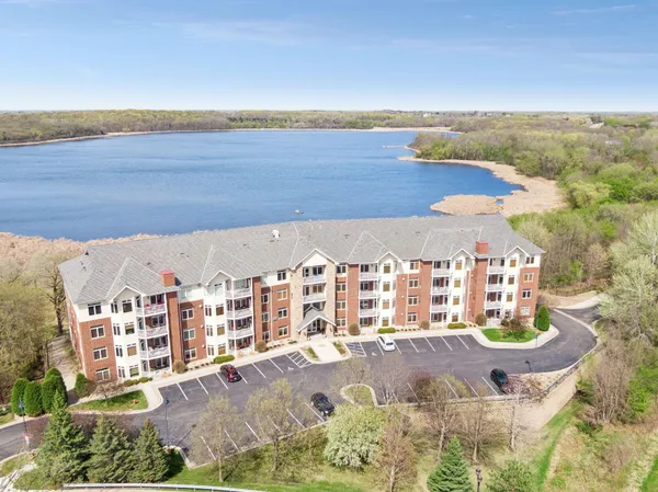 $375,000 | 1776 Stieger Lake Lane, Unit 100, Victoria, MN 55386
