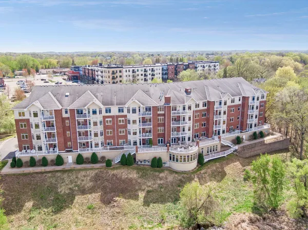 $375,000 | 1776 Stieger Lake Lane, Unit 100, Victoria, MN 55386
