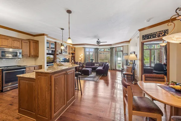 $375,000 | 1776 Stieger Lake Lane, Unit 100, Victoria, MN 55386
