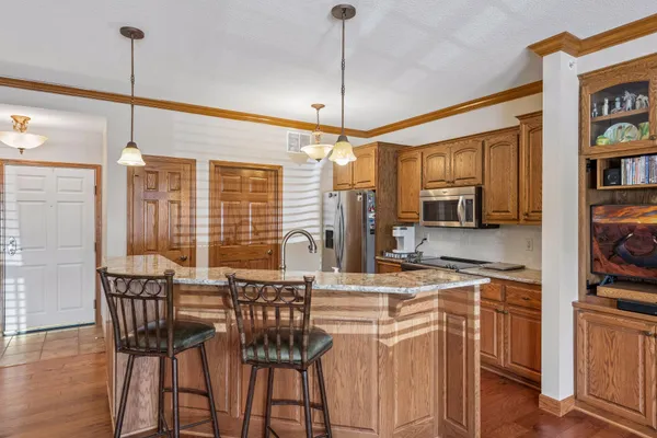 $375,000 | 1776 Stieger Lake Lane, Unit 100, Victoria, MN 55386
