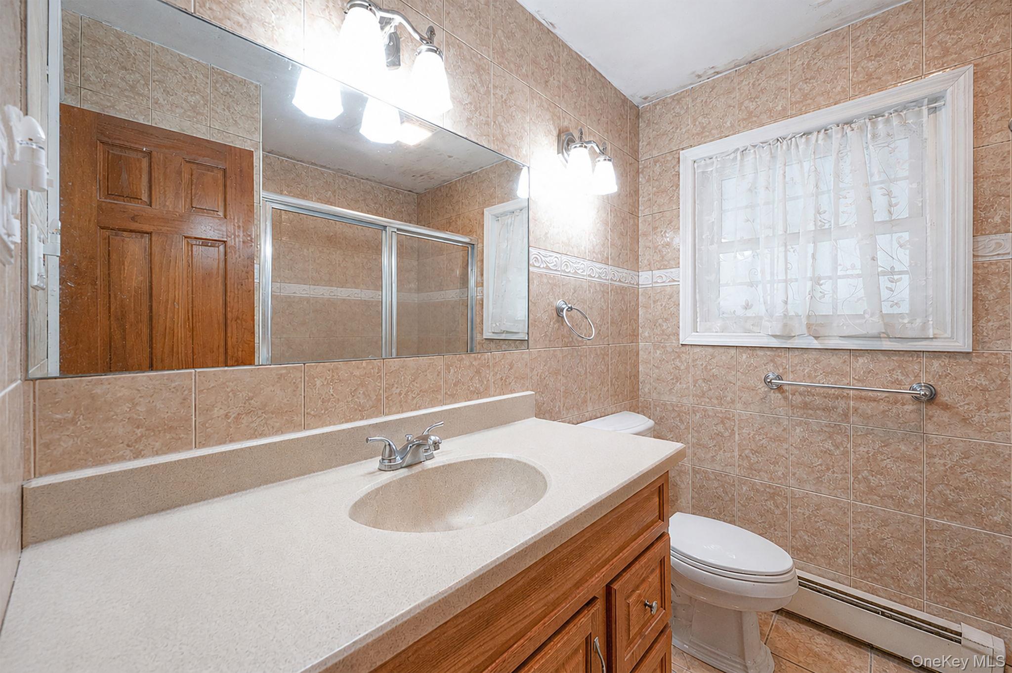 225 Ralph Avenue Babylon, NY 11702 - Photo 15 of 18