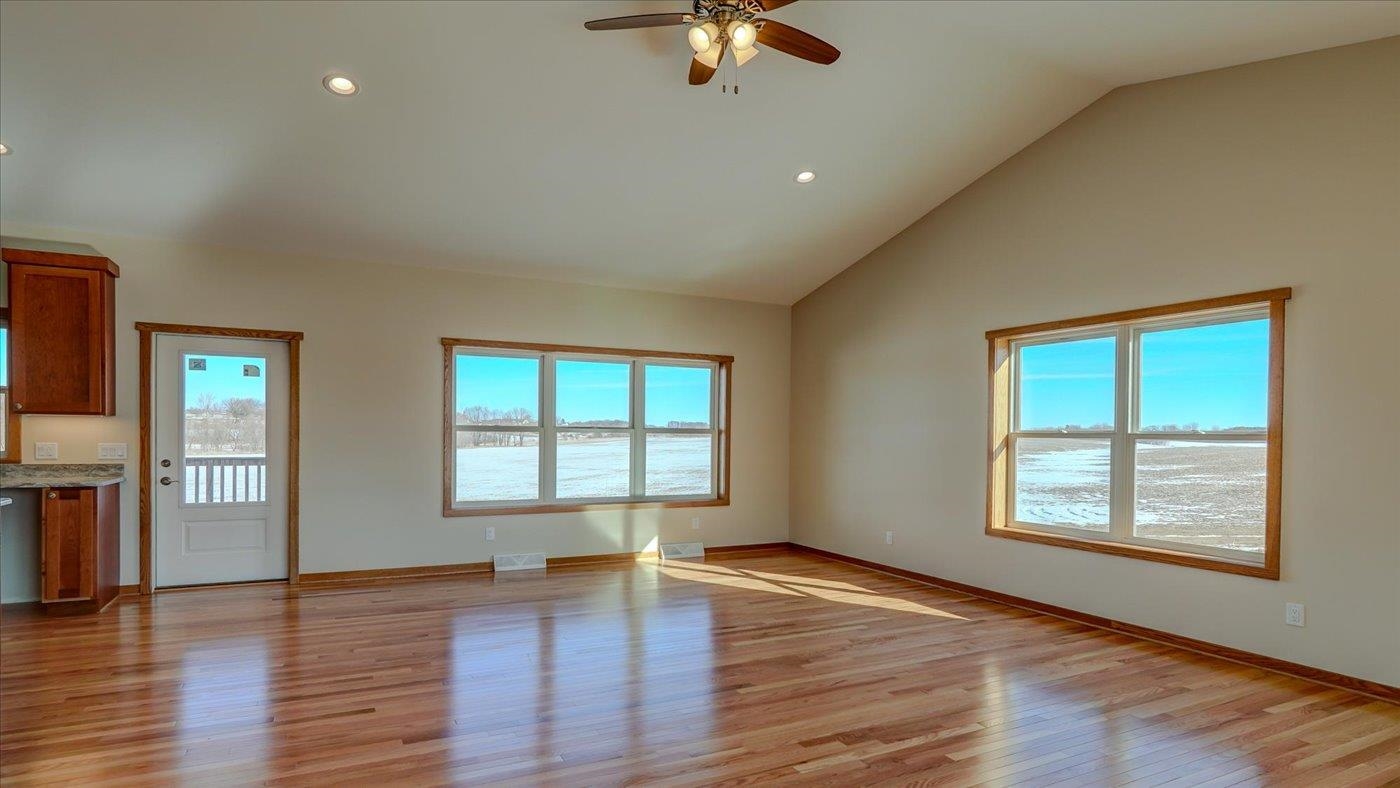 516 Church Street Fall River, WI 53932 - Photo 10 of 36