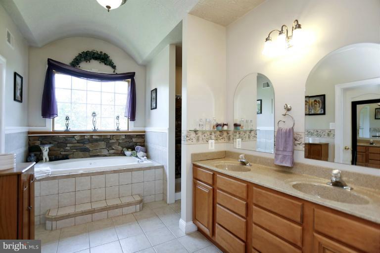 2169 Woodview Road Finksburg, MD 21048 - Photo 24 of 29 Bath (Master)