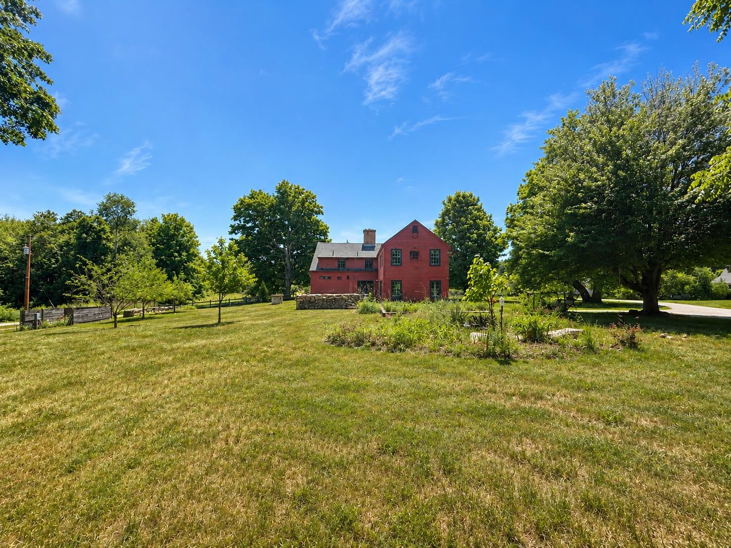 1 Smith Lane Amherst, NH 03031 - Photo 4 of 47