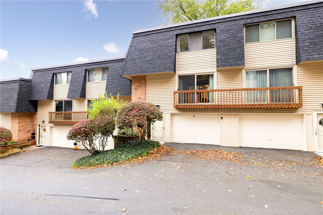 189 Penn Lane Penfield, NY 14625 - Photo 1 of 26