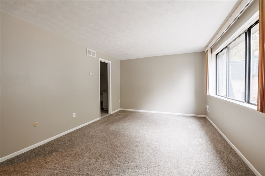 189 Penn Lane Penfield, NY 14625 - Photo 15 of 26