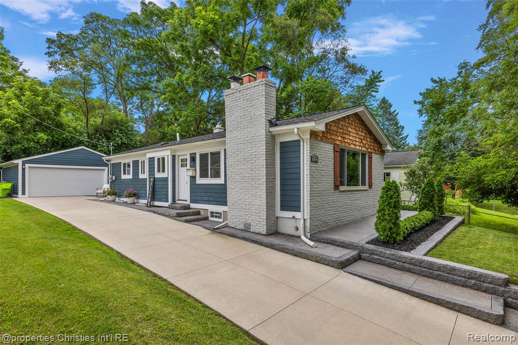222 North Alice Avenue Rochester, MI 48307 - Photo 1 of 70