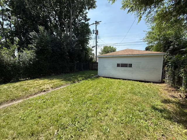 $80,000 | 8324 South Kingston Avenue, Chicago, IL 60617