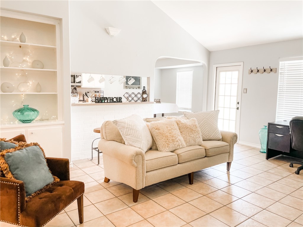 13901 Lighthouse Drive Corpus Christi, TX 78418 - Photo 3 of 38 a living room with furniture and a window