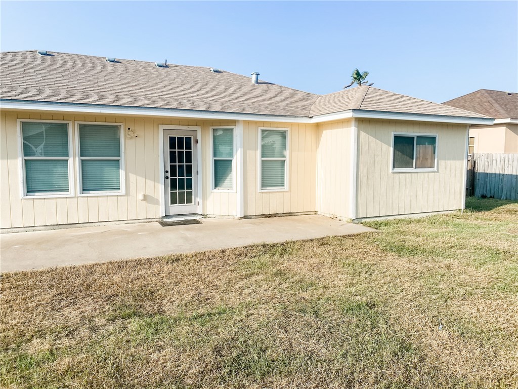 13901 Lighthouse Drive Corpus Christi, TX 78418 - Photo 38 of 38 front view of a house