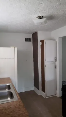 a view of utility room