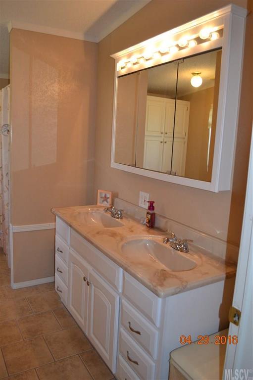 2167 Hewitt Road Claremont, NC 28610 - Photo 5 of 23 Gallery Image 5