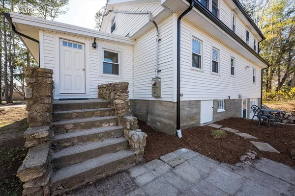 $575,000 | 28 Indian Neck Road, Wareham, MA 02571