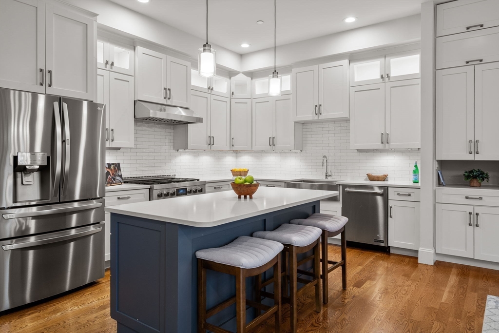 88 Crescent Street, Unit 2 Newton, MA 02466 - Photo 5 of 33