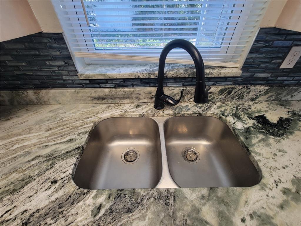 4214 Ridgefield Avenue Holiday, FL 34691 - Photo 15 of 34