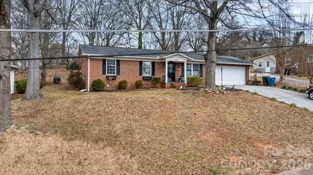 $245,000 | 836 7th Avenue Southwest, Hickory, NC 28602