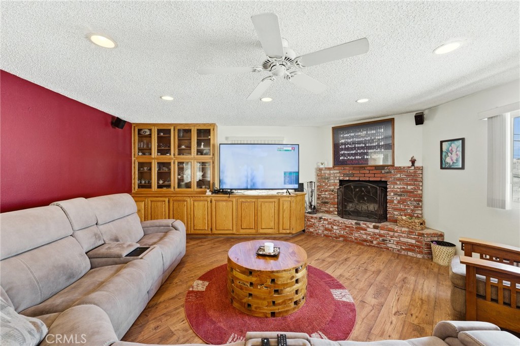 1466 Briarcroft Road Claremont, CA 91711 - Photo 14 of 34 Living Room