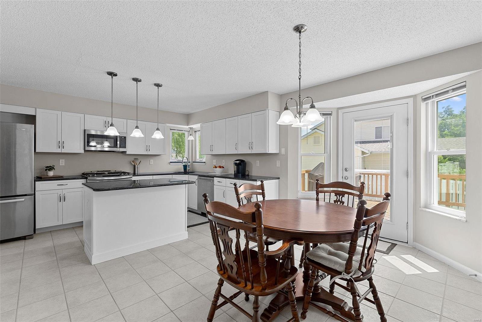 282 Spring Drive St. Charles, MO 63303 - Photo 12 of 46