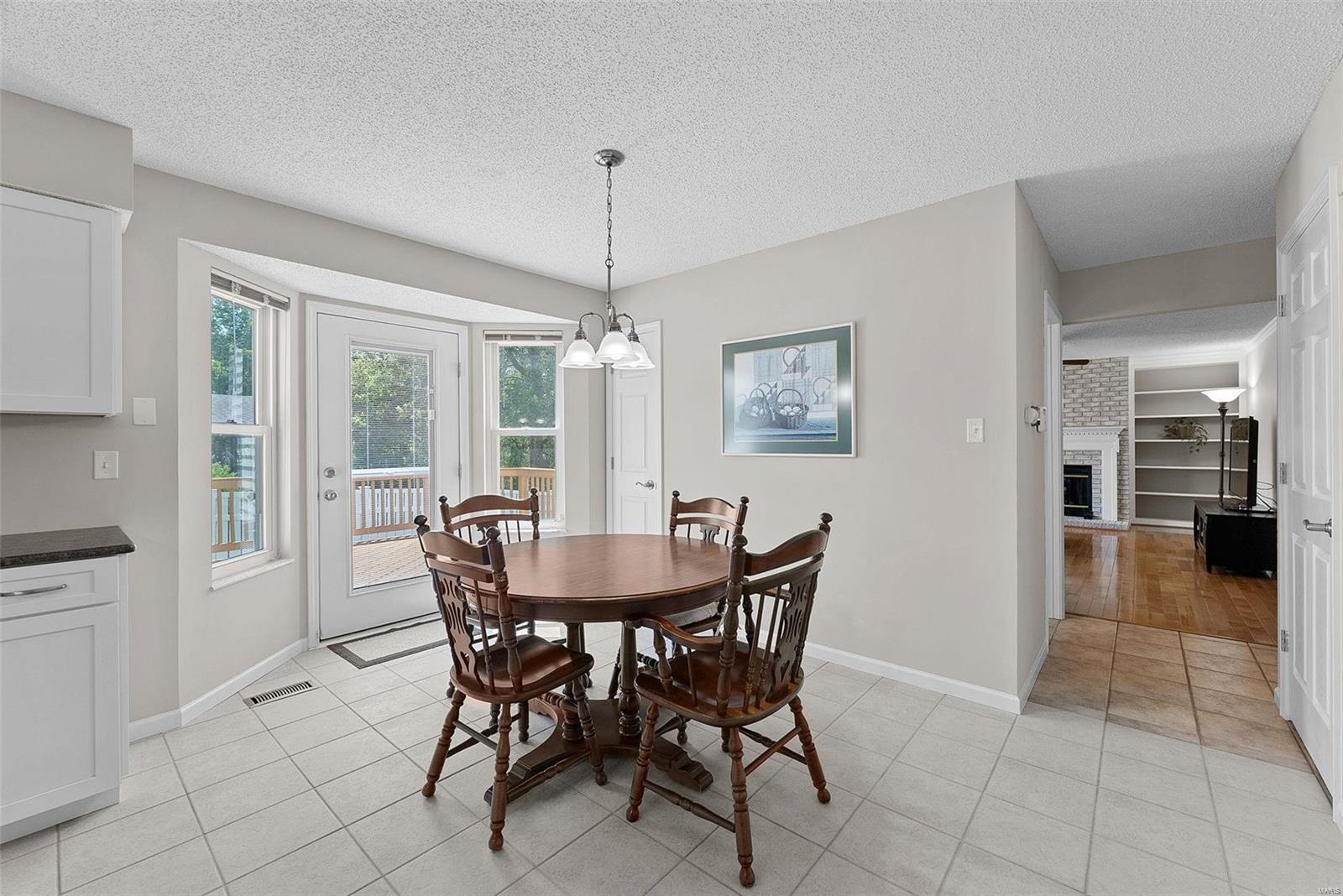 282 Spring Drive St. Charles, MO 63303 - Photo 9 of 46